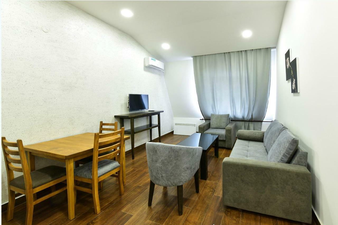 Nacho Aparthotel Yerevan Ngoại thất bức ảnh